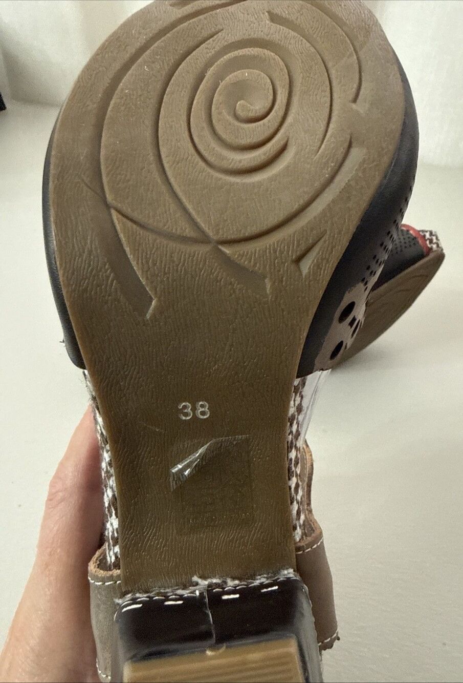 L'Artiste Jive BM Sandals Size 7.5-8 Euro 38 Black Red Tan Boho Retro - Picture 9 of 16